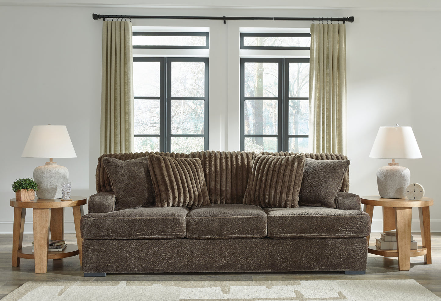 Auburndale Furniture Outlet - Ashley Furniture - Aylesworth Living Room - Sofa / Chocolate - 5370238