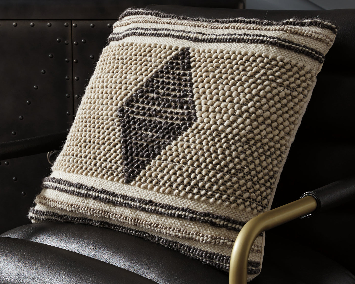 Auburndale Furniture Outlet - Ashley Furniture - Ricker Pillows - Pillow (4/CS) / Gray/Cream - A1000804