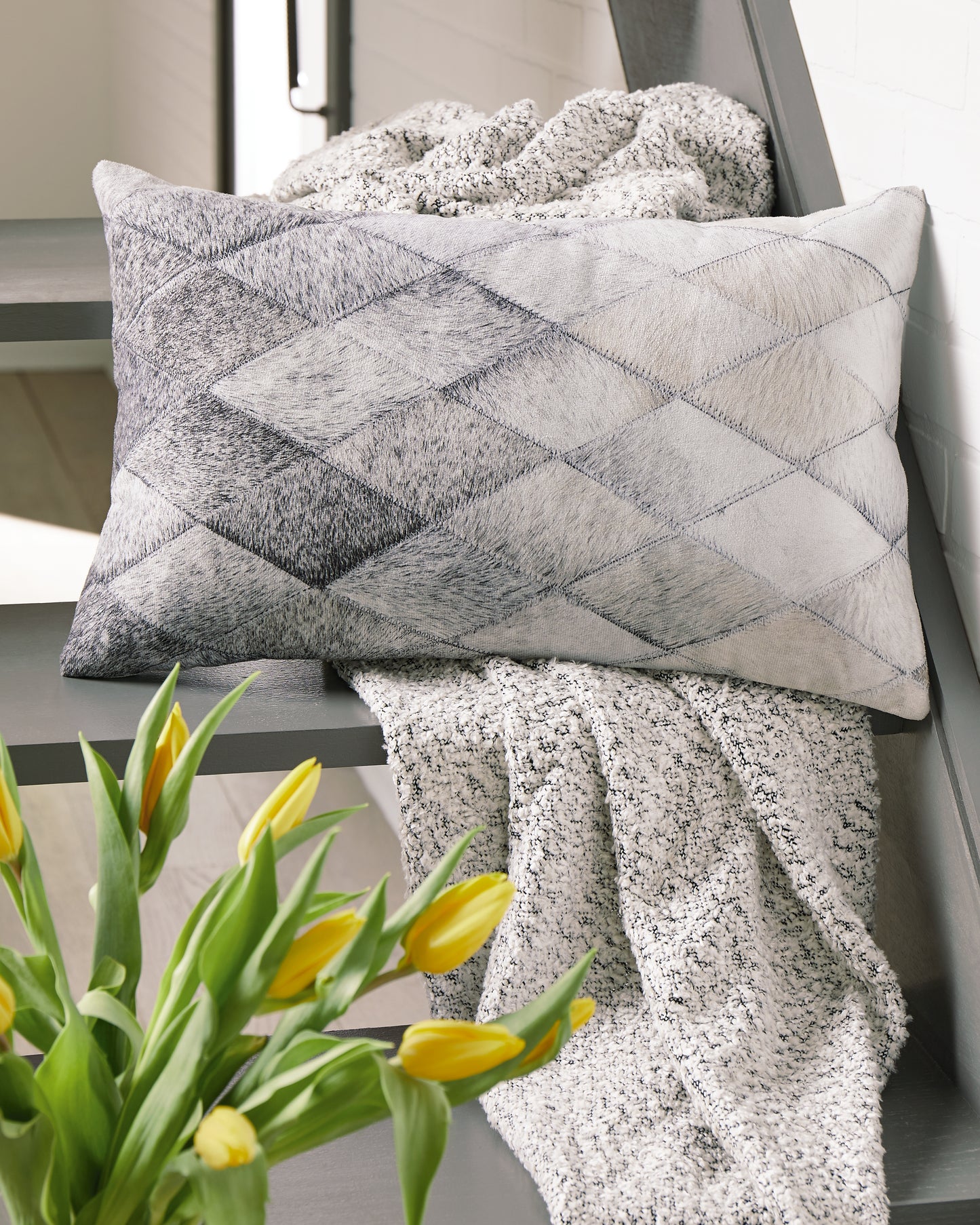 Auburndale Furniture Outlet - Ashley Furniture - Pacrich Pillows - Pillow (4/CS) / Gray/Brown - A1000930