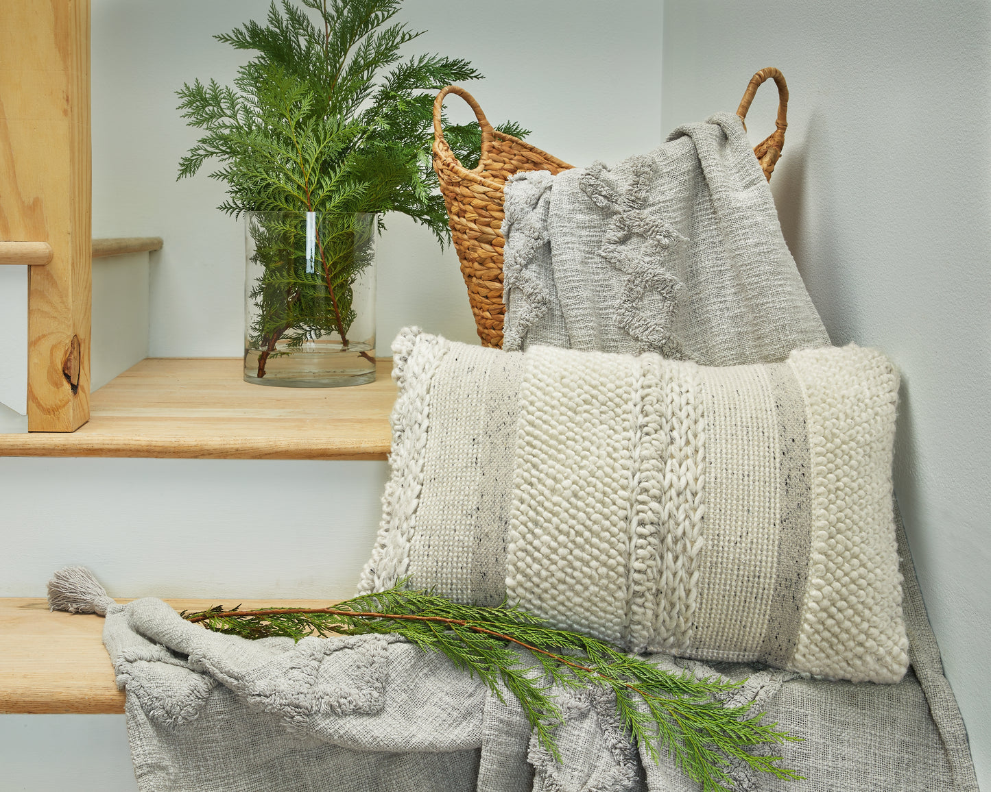 Auburndale Furniture Outlet - Ashley Furniture - Standon Pillows - Pillow / Gray/White - A1001005P