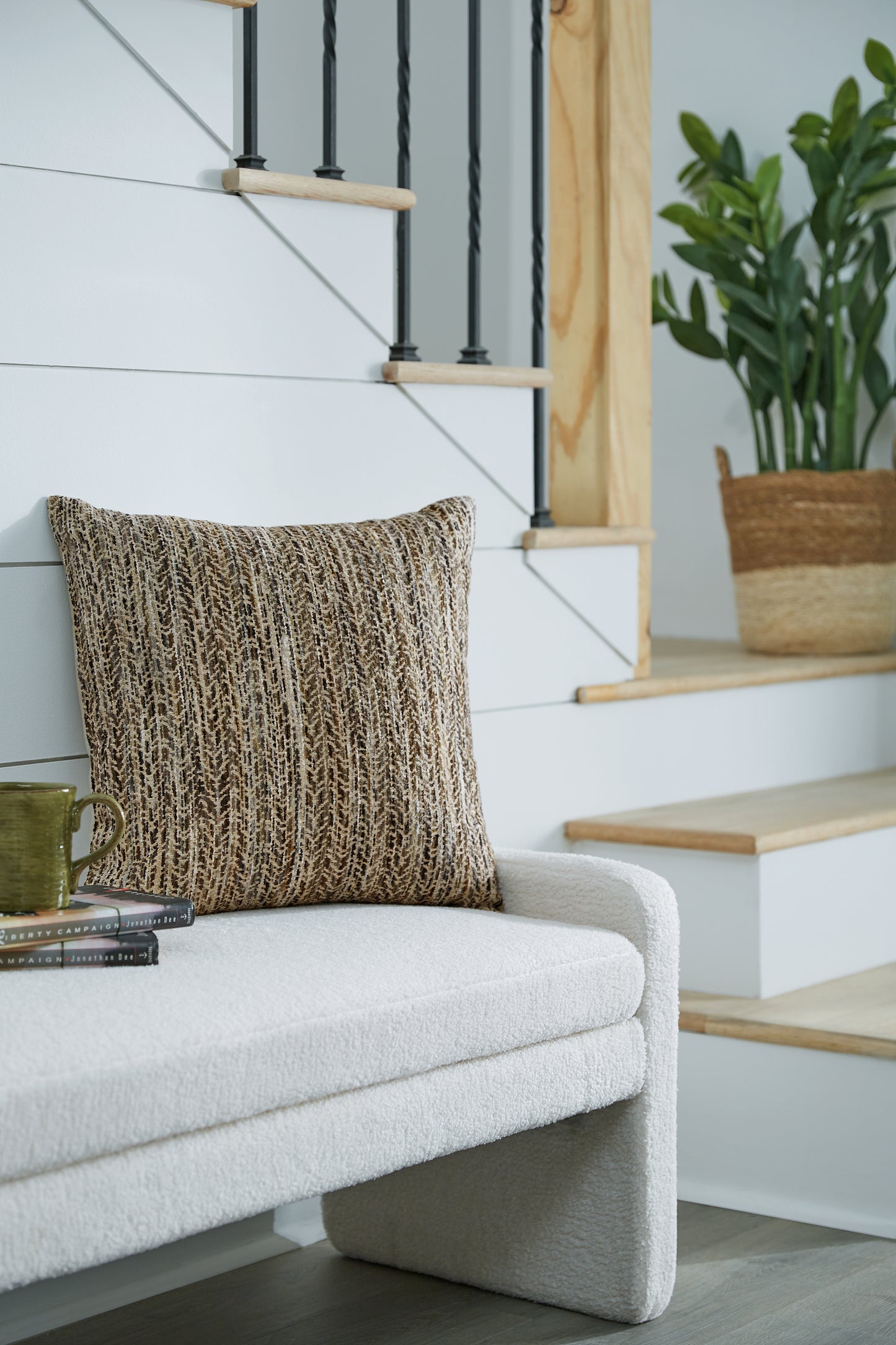 Auburndale Furniture Outlet - Ashley Furniture - Jayner Pillows - Pillow (4/CS) / Multi - A1001069