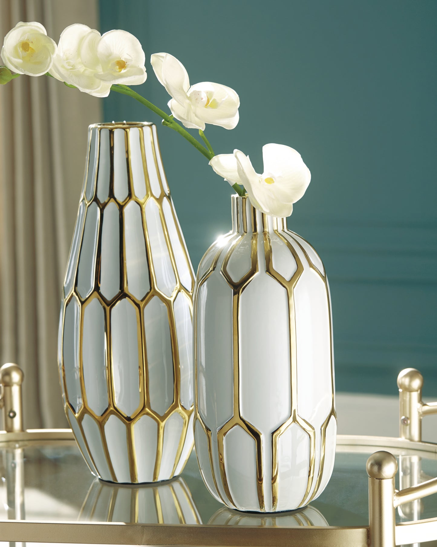 Auburndale Furniture Outlet - Ashley Furniture - Mohsen Vase - Vase Set (Set of 2) / Gold Finish/White - A2000135