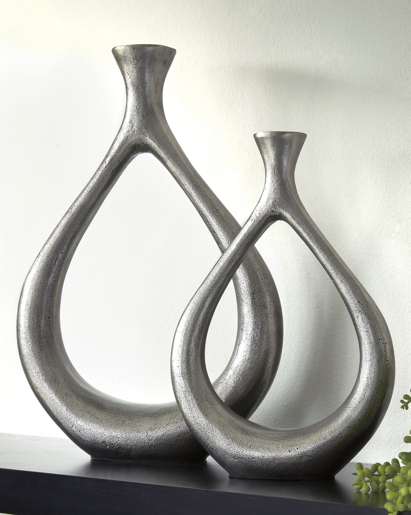Auburndale Furniture Outlet - Ashley Furniture - Dimaia Vase - Vase (Set of 2) (2/CS) / Antique Silver Finish - A2000348