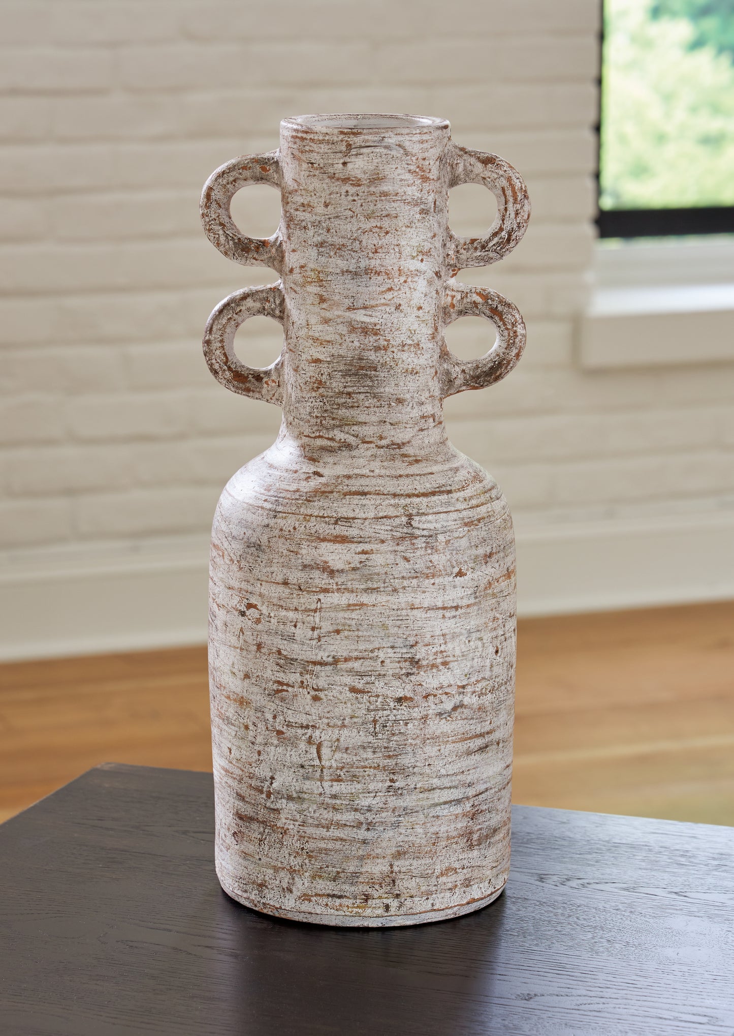 Auburndale Furniture Outlet - Ashley Furniture - Wellbridge Vase - Vase / Distressed White - A2000609