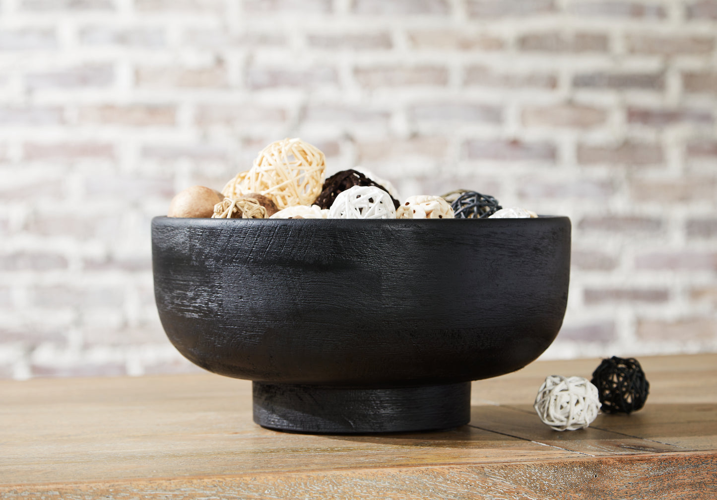 Auburndale Furniture Outlet - Ashley Furniture - Brynnington Bowl - Bowl / Black - A2000611
