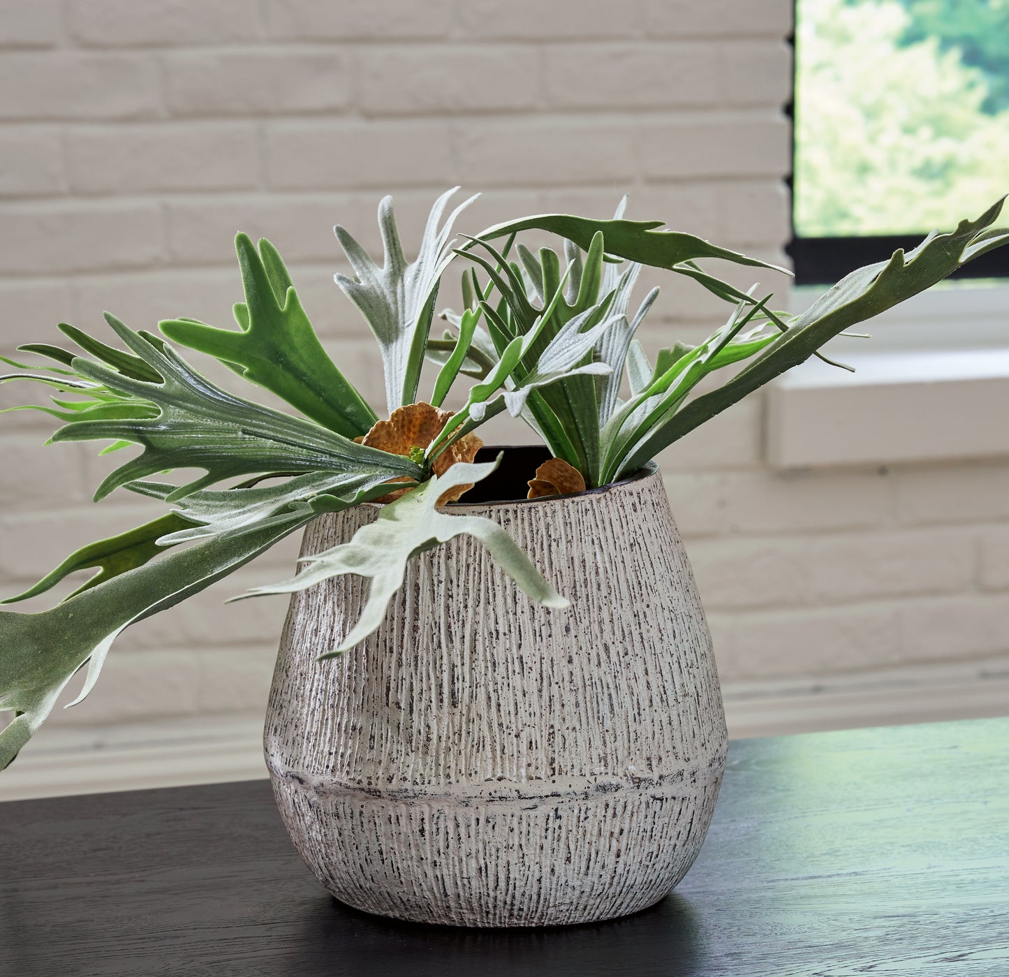 Auburndale Furniture Outlet - Ashley Furniture - Claymount Vase - Vase / Distressed Brown - A2000636