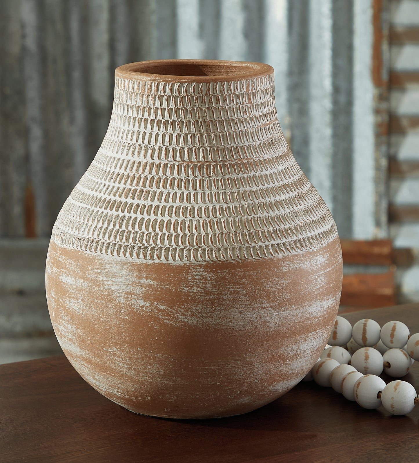Auburndale Furniture Outlet - Ashley Furniture - Reclove Vase - Vase / Distressed White - A2000641