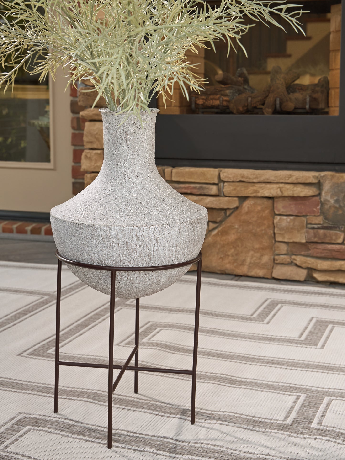 Auburndale Furniture Outlet - Ashley Furniture - Estonbank Vase - Vase Set / Distressed Cream - A2000748A1