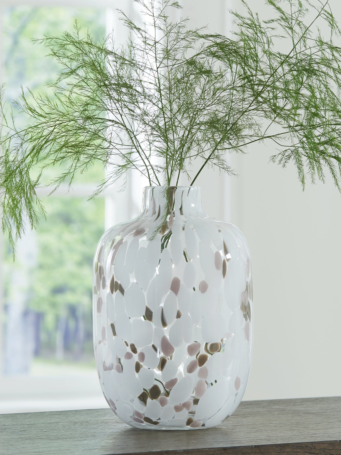 Auburndale Furniture Outlet - Ashley Furniture - Keelton Vase - Vase / White/Taupe/Pink - A2000759