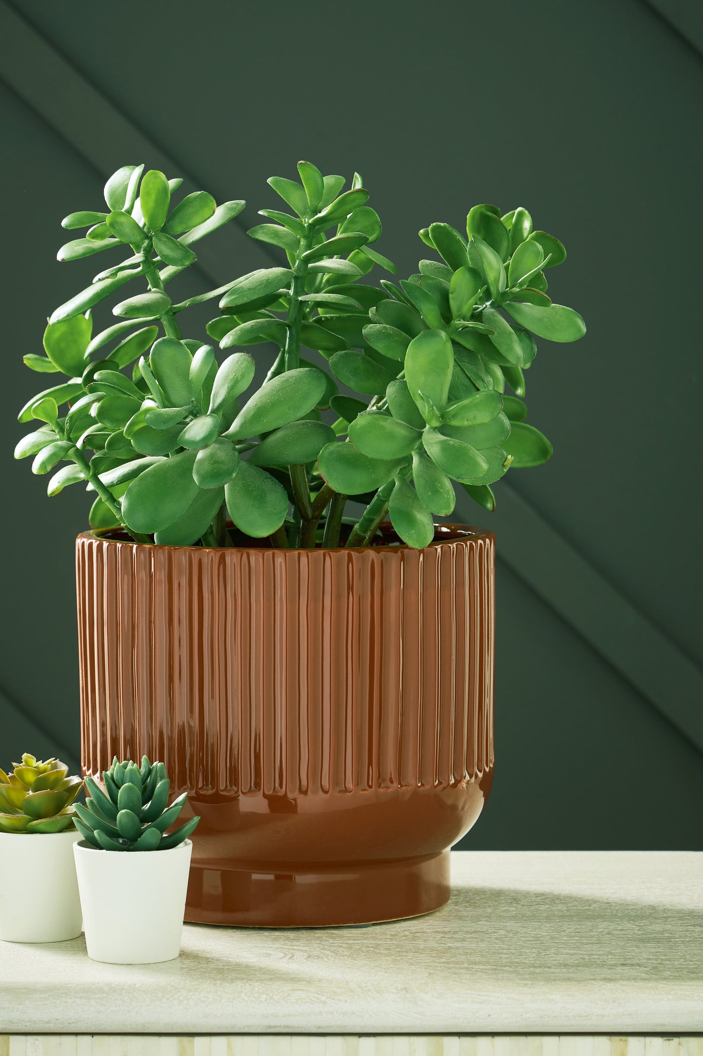 Auburndale Furniture Outlet - Ashley Furniture - Avalyah Vase - Vase (2/CS) / Burnt Umber - A2900021