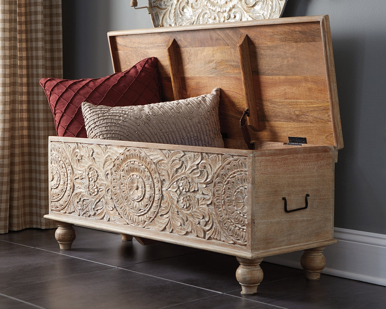 Auburndale Furniture Outlet - Ashley Furniture - Fossil Ridge Storage Bench - Storage Bench / Beige / 44"W x 17"D x 17"H - A4000039