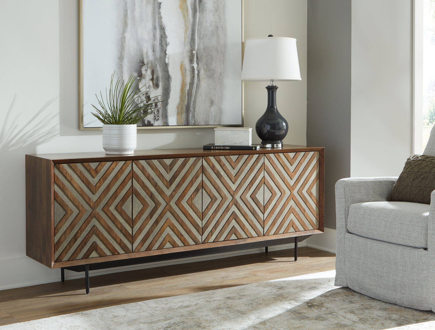 Auburndale Furniture Outlet - Ashley Furniture - Dreggan Accent Cabinet - Accent Cabinet / Brown/Gold Finish - A4000577