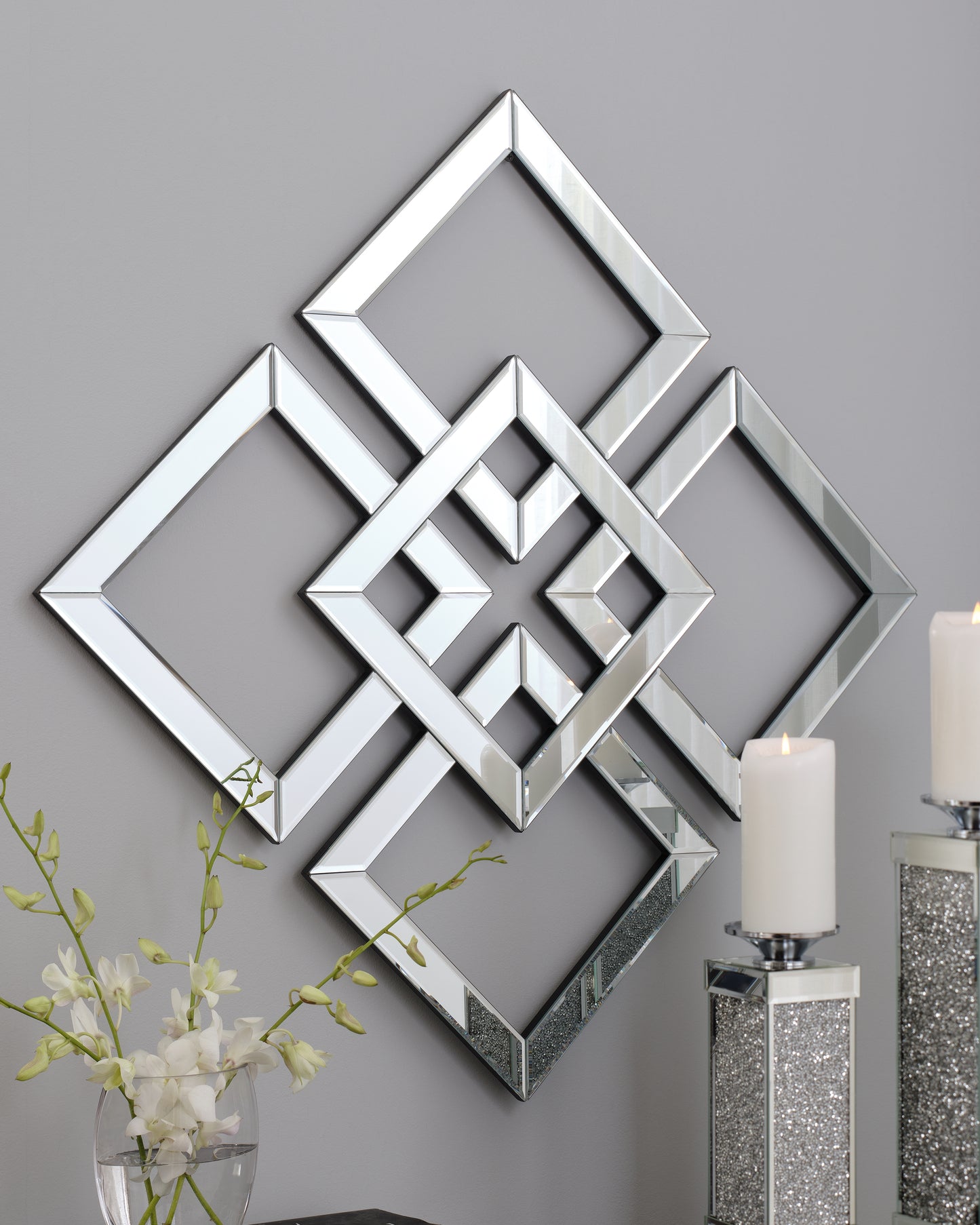 Auburndale Furniture Outlet - Ashley Furniture - Quinnley Mirror - Accent Mirror / Mirror - A8010207