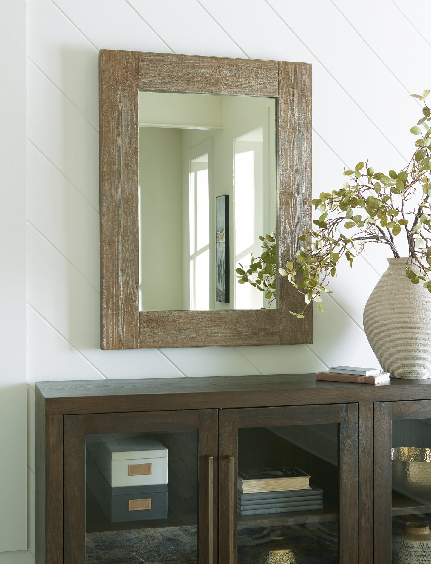 Auburndale Furniture Outlet - Ashley Furniture - Waltleigh Mirror - Accent Mirror / Distressed Brown - A8010277