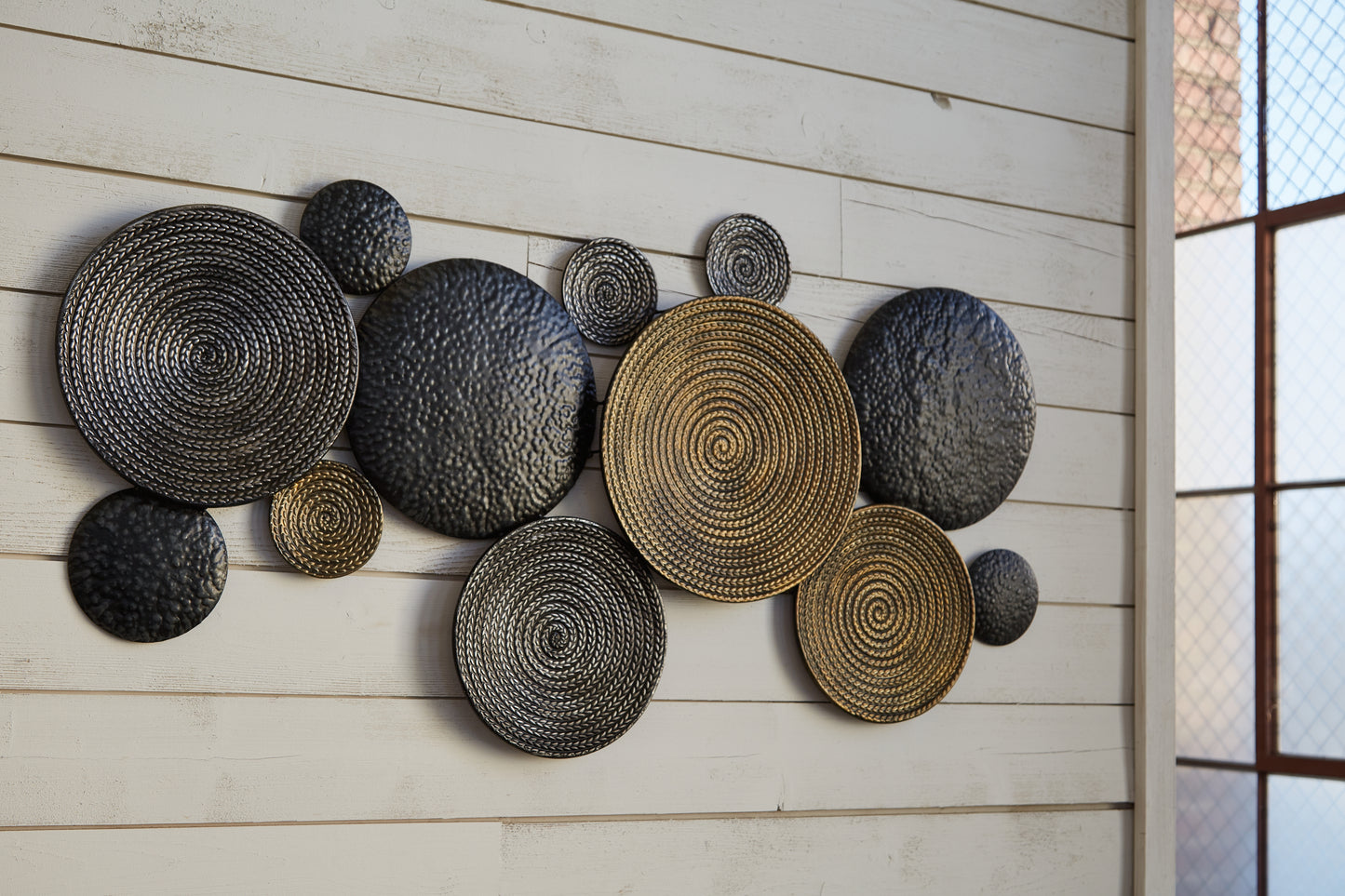 Auburndale Furniture Outlet - Ashley Furniture - Emsley Wall Decor - Wall Decor / Multi - A8010284
