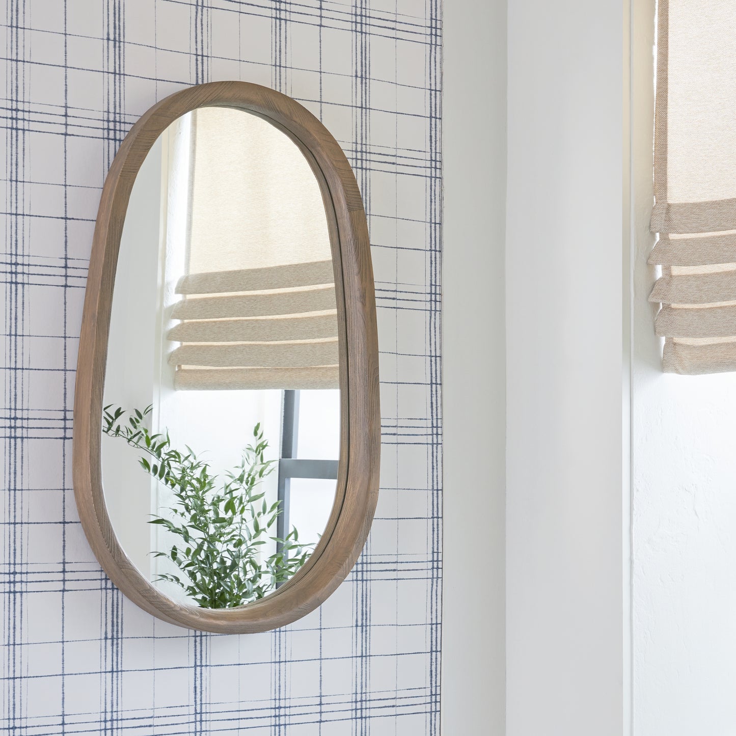 Auburndale Furniture Outlet - Ashley Furniture - Aarilynn Mirror - Accent Mirror / Antique Brown - A8010329