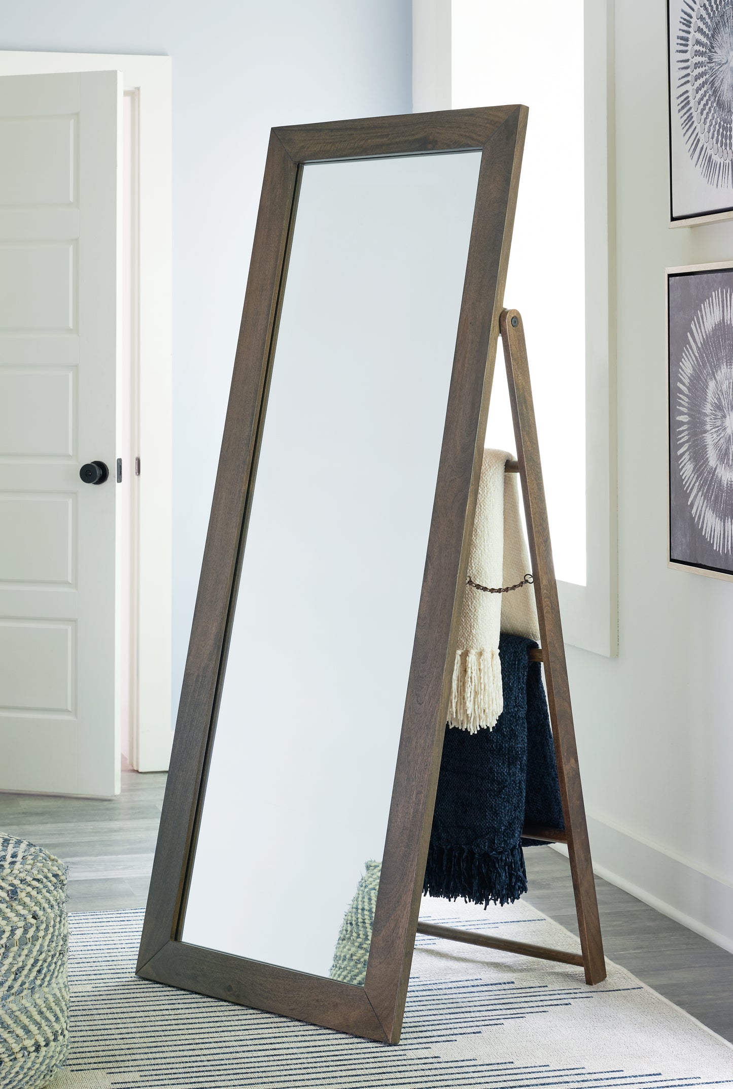 Auburndale Furniture Outlet - Ashley Furniture - Dirkins Mirror - Floor Mirror / Brown - A8010343