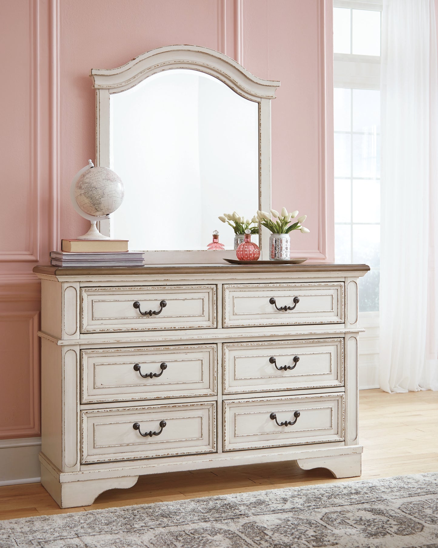 Auburndale Furniture Outlet - Ashley Furniture - Realyn Bedroom - Dresser and Mirror / Chipped White - B743B12