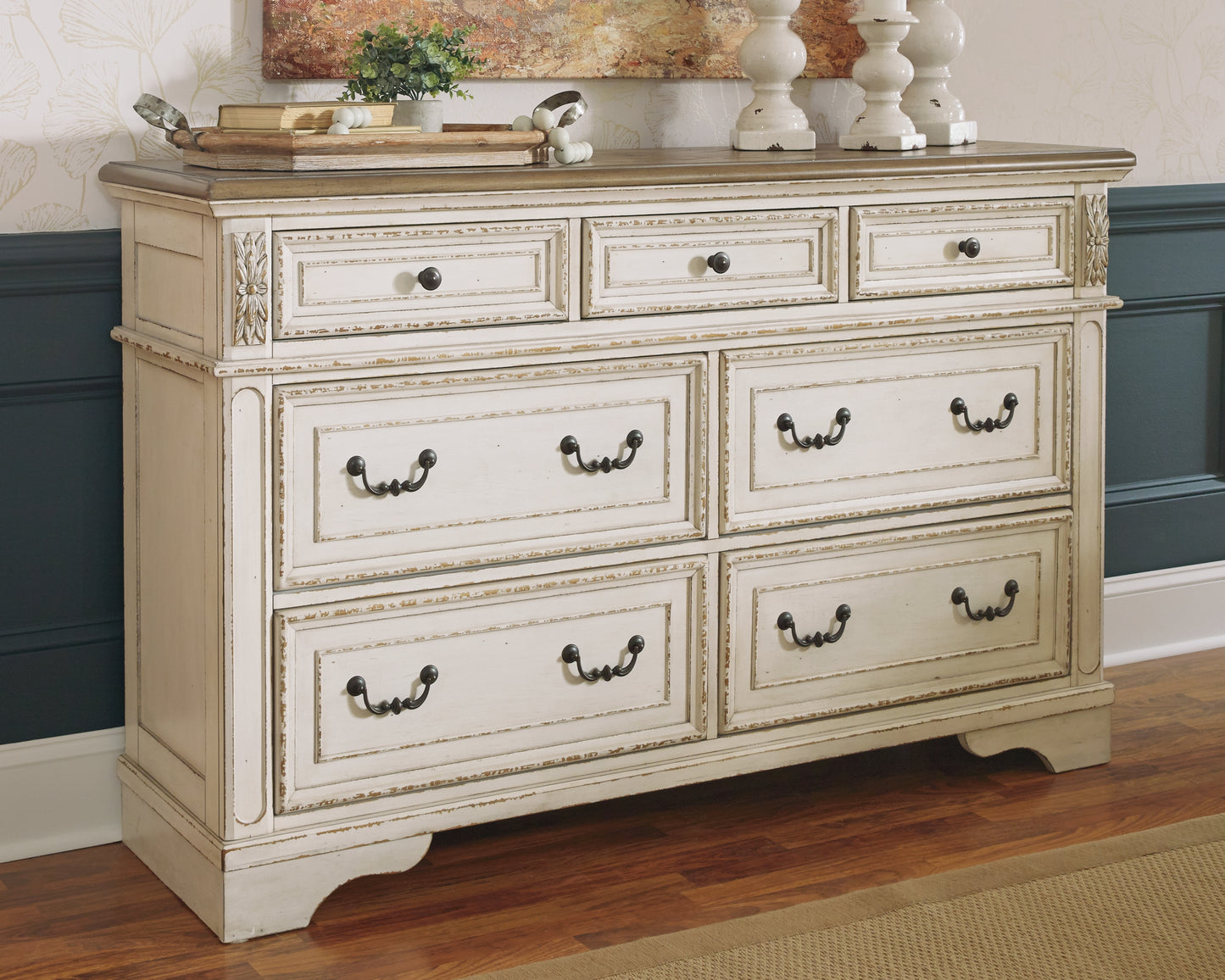 Auburndale Furniture Outlet - Ashley Furniture - Realyn Bedroom - Dresser / Two-tone - B743-31