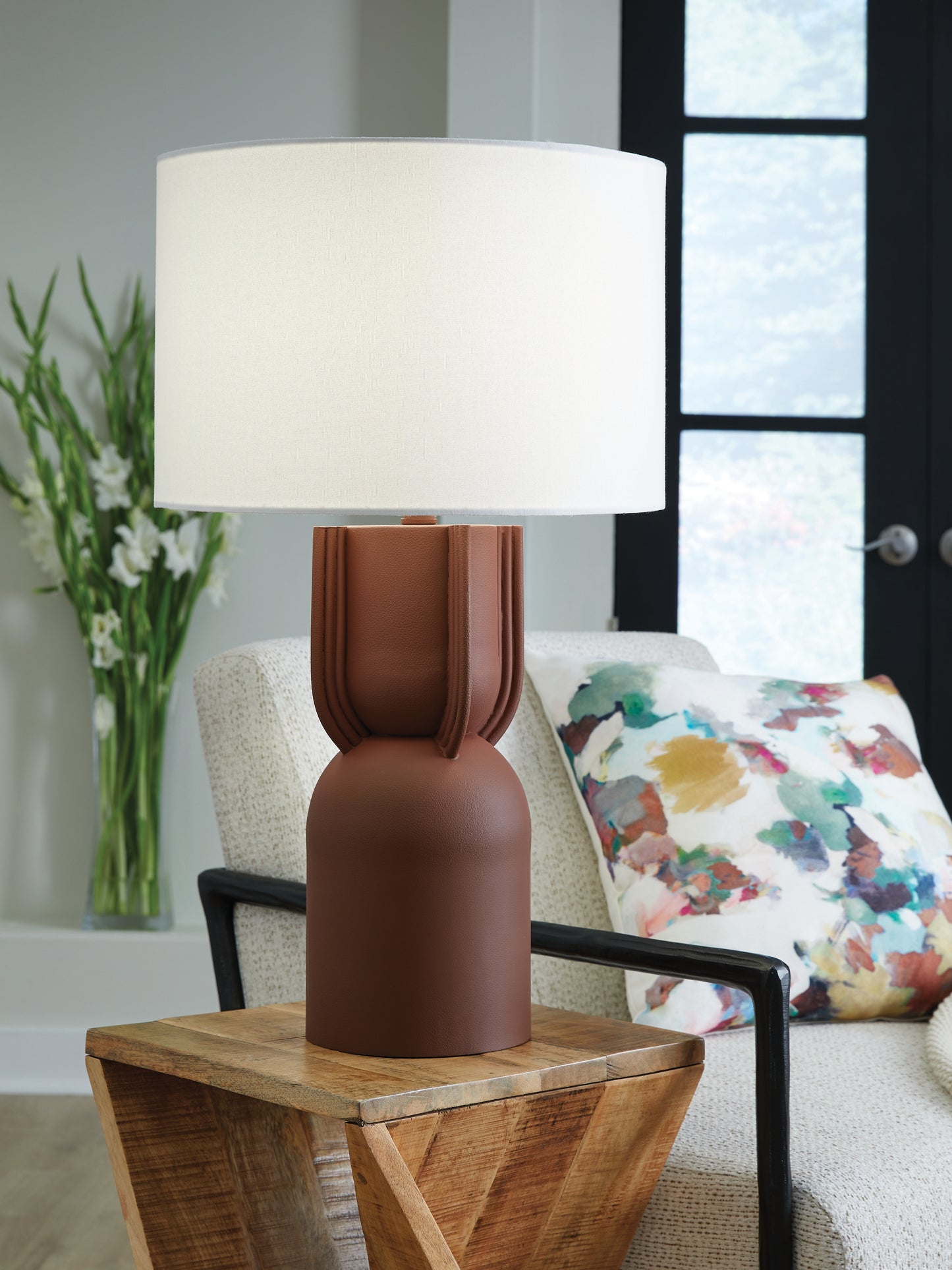 Auburndale Furniture Outlet - Ashley Furniture - Rowandale Lighting - Metal Table Lamp (1/CN) / Brick Red - L207534