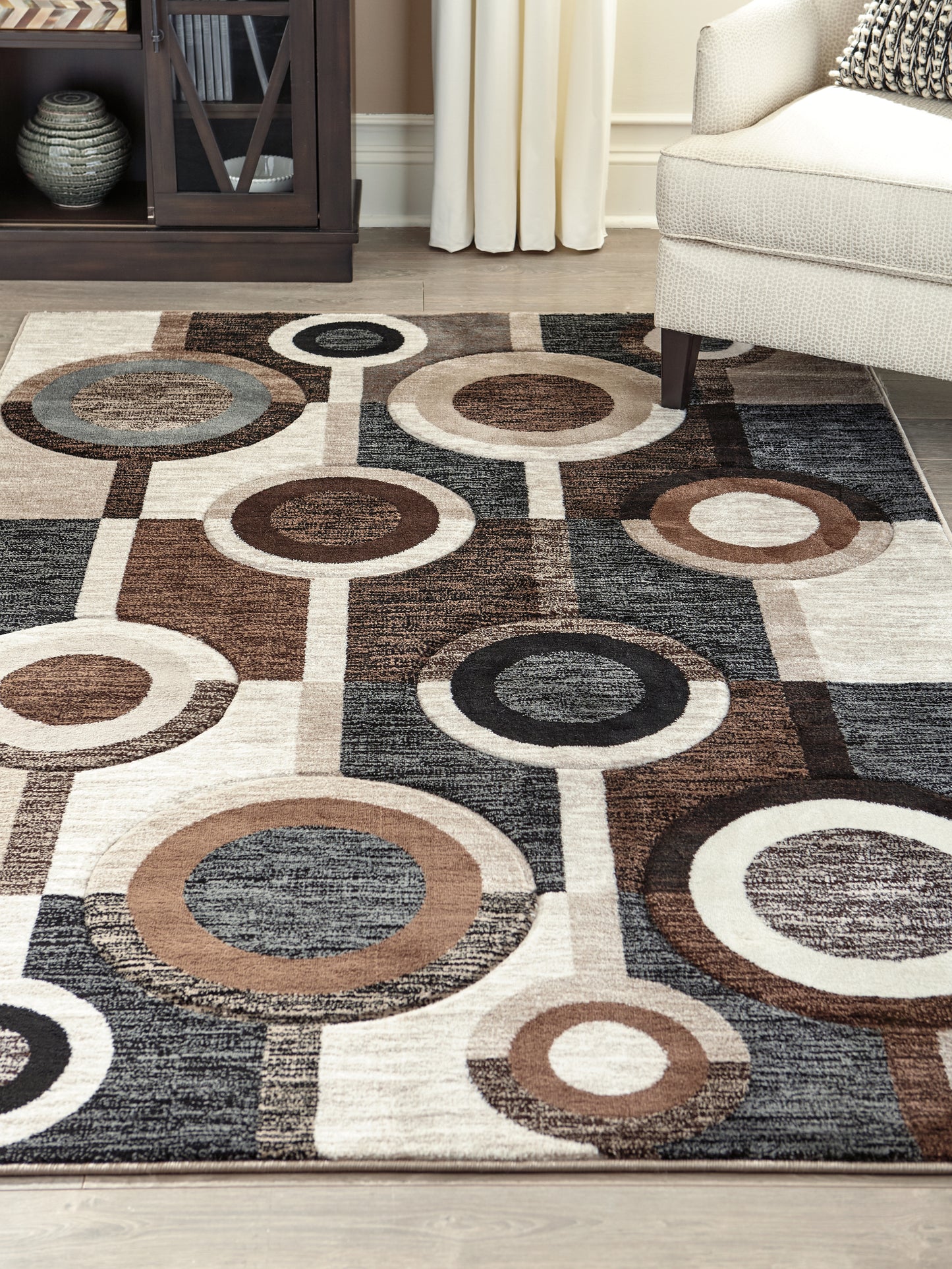 Auburndale Furniture Outlet - Ashley Furniture - Guintte Rug - 5' x 6'7" Rug / Multi - R403972