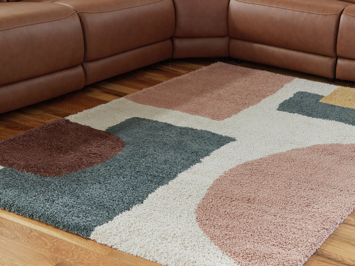 Auburndale Furniture Outlet - Ashley Furniture - Flynnwick Rug - 5' x 7' Rug / Cream/Pink/Gray - R407182