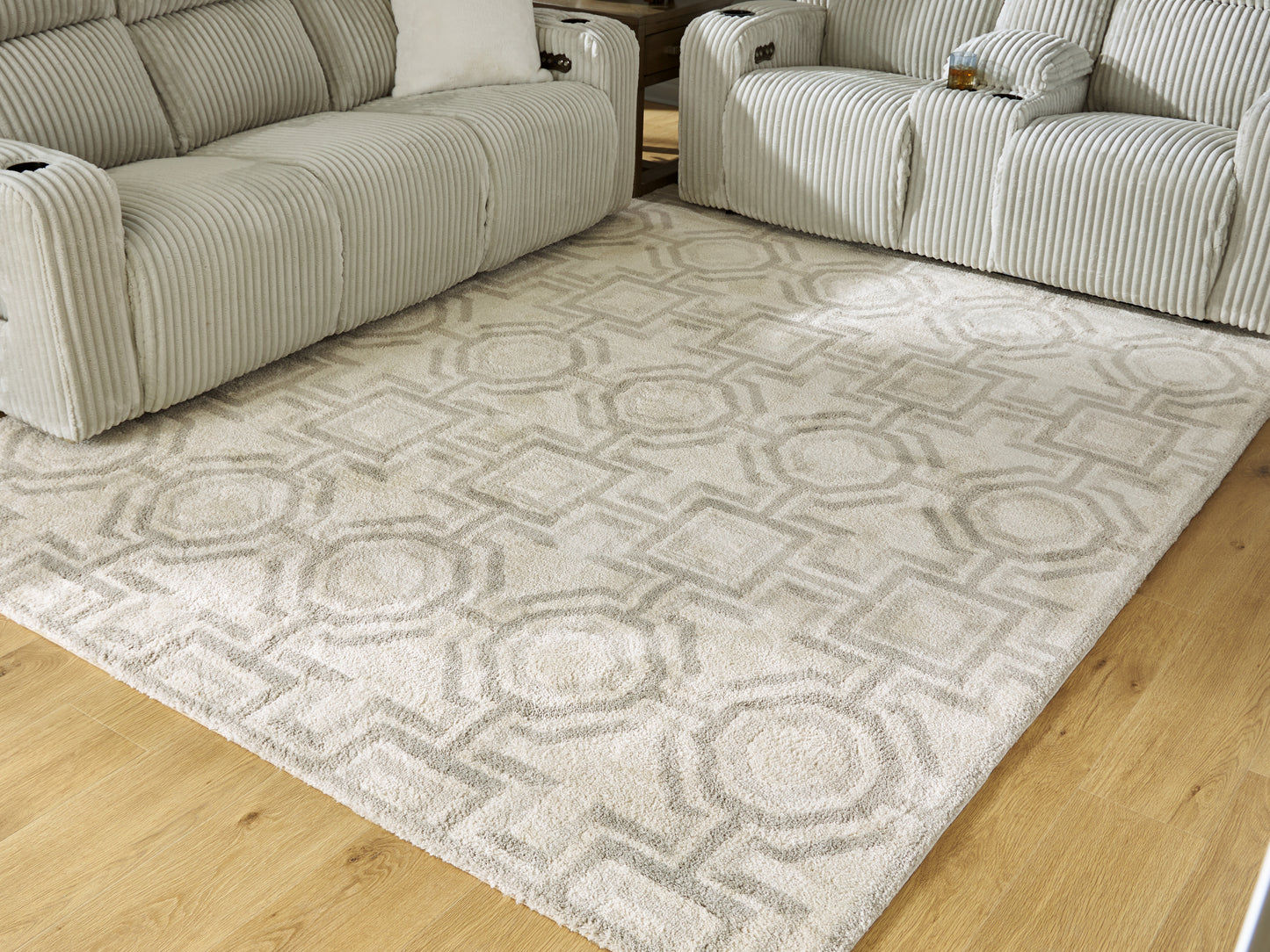 Auburndale Furniture Outlet - Ashley Furniture - Maconville Rug - Large Rug / Ivory/Gray - R407321