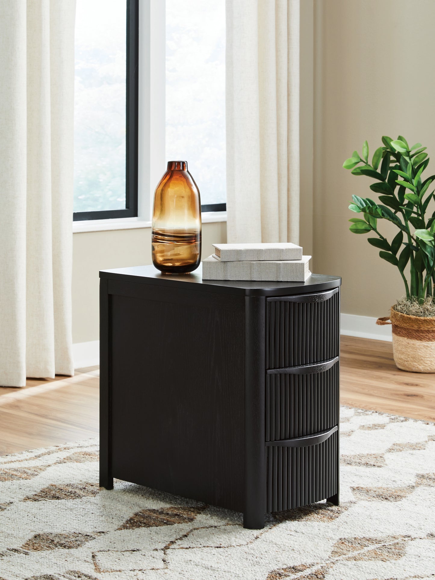 Auburndale Furniture Outlet - Ashley Furniture - Camdill Chairside End Table - Chair Side End Table / Black - T208-117