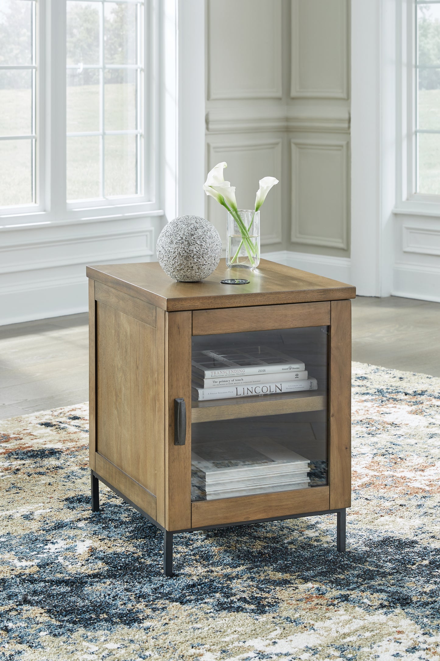 Auburndale Furniture Outlet - Ashley Furniture - Torlanta Chairside End Table - Chair Side End Table / Brown - T686-7