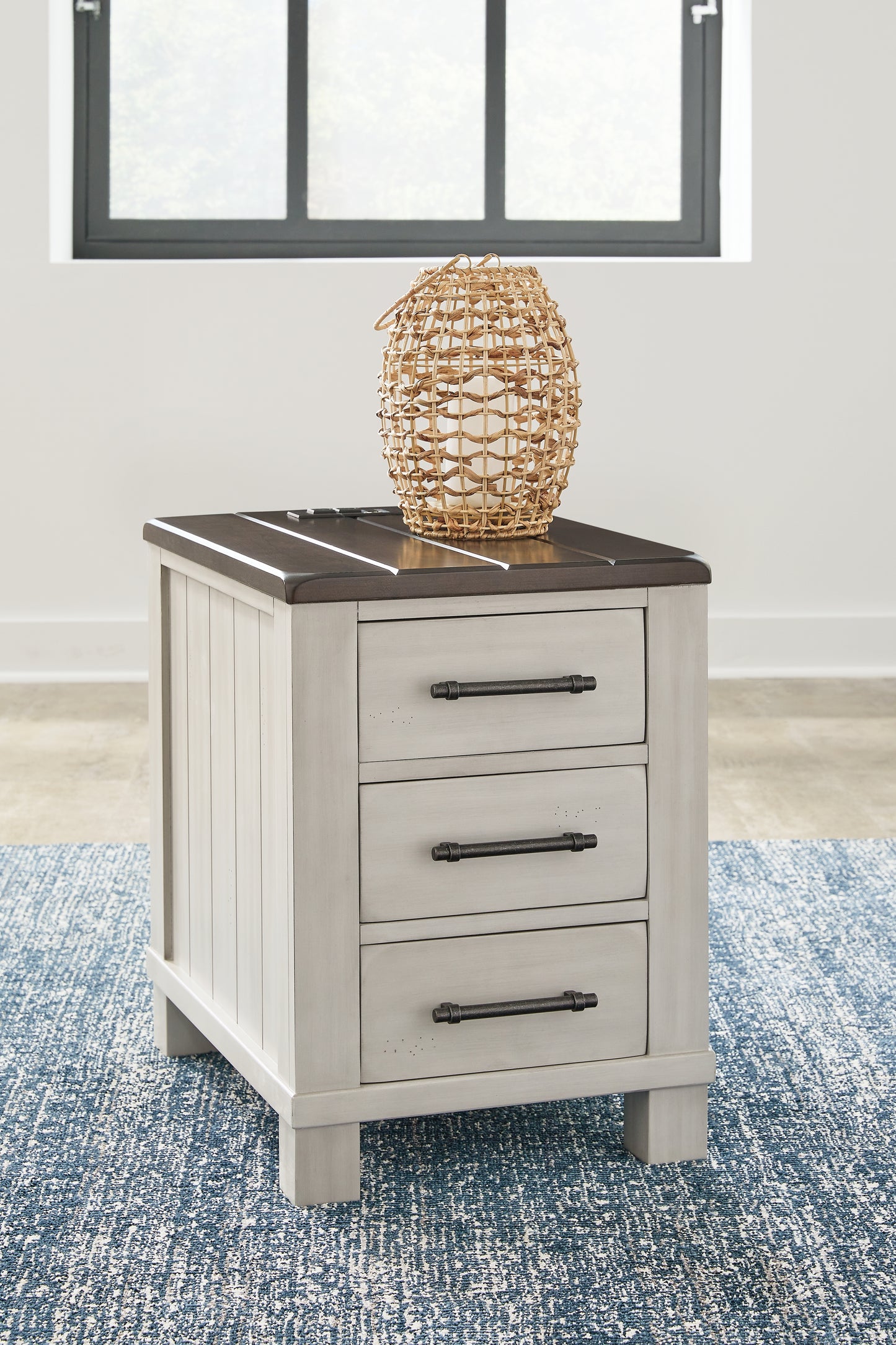 Auburndale Furniture Outlet - Ashley Furniture - Darborn Chairside End Table - Chair Side End Table / Gray/Brown - T796-7