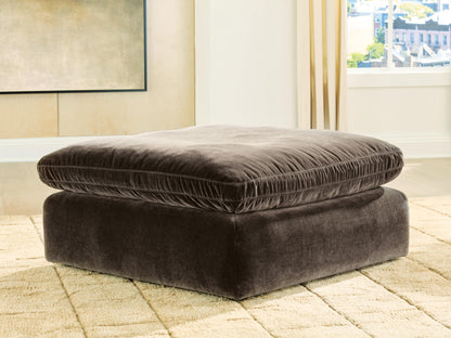 Auburndale Furniture Outlet - Ashley Furniture - Maxton Heights Living Room - Oversized Accent Ottoman / Bittersweet - 6780708