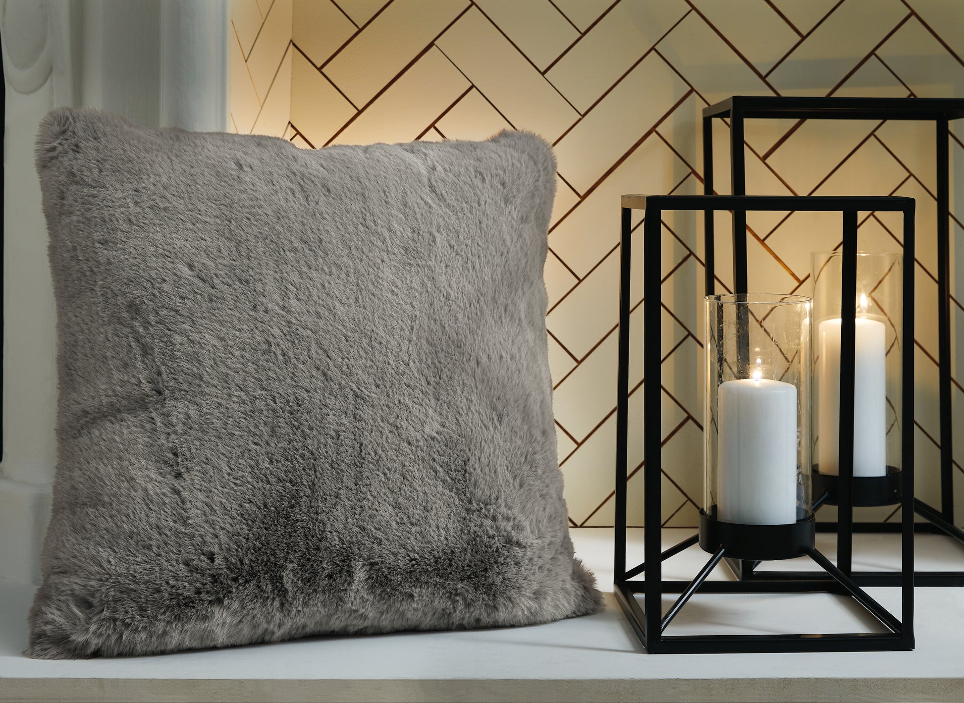 Auburndale Furniture Outlet - Ashley Furniture - Gariland Pillows - Pillow / White - A1000863P