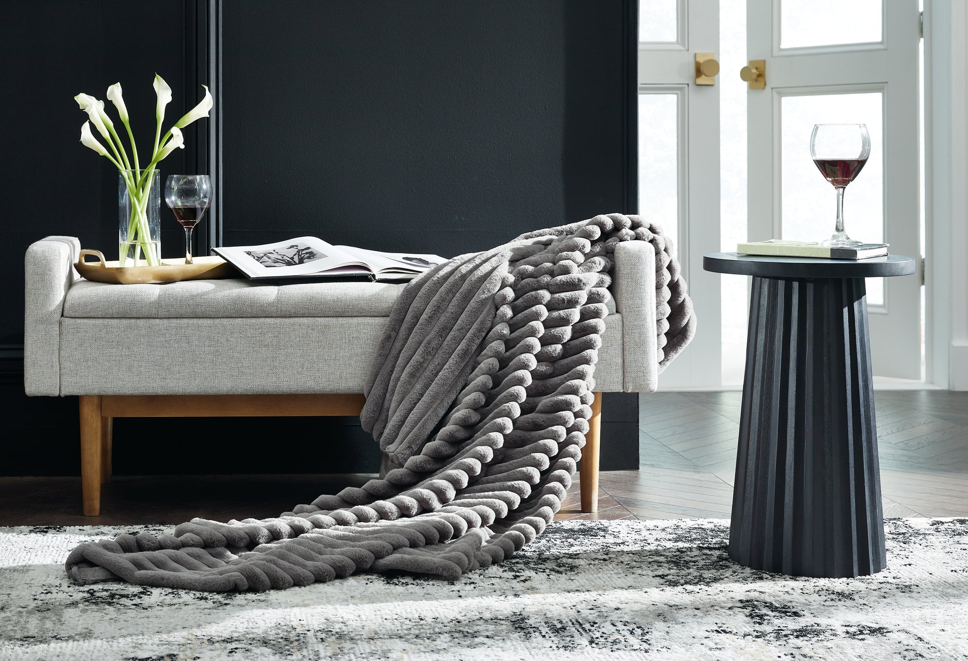 Auburndale Furniture Outlet - Ashley Furniture - Alsonwell Throw (Set of 3) - Throw (3/CS) / Gray - A1001081