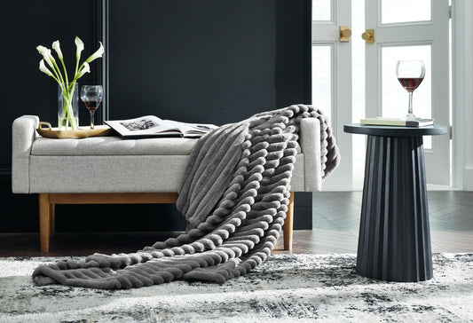 Auburndale Furniture Outlet - Ashley Furniture - Alsonwell Throw (Set of 3) - Throw (3/CS) / Gray - A1001081
