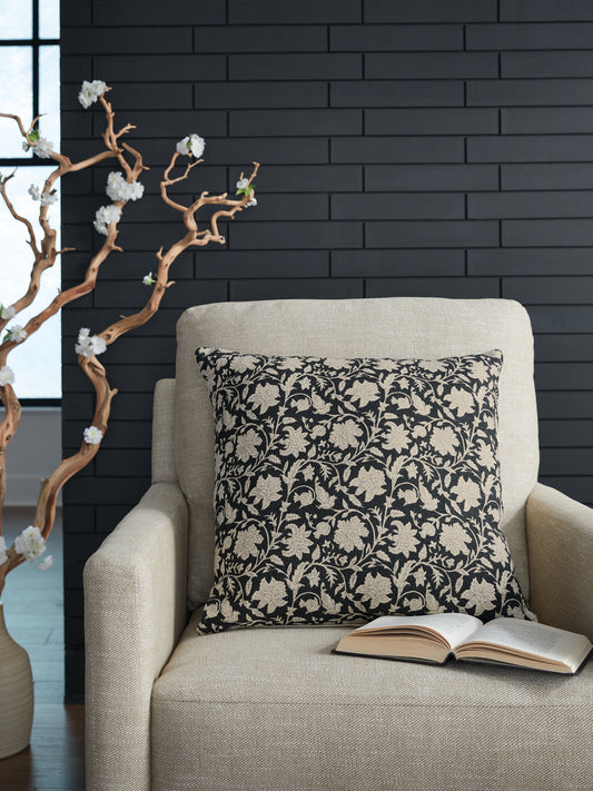 Auburndale Furniture Outlet - Ashley Furniture - Alanderson Pillows - Pillow (4/CS) / Black/Ivory - A1001100