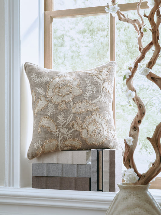 Auburndale Furniture Outlet - Ashley Furniture - Viveka Pillows - Pillow (4/CS) - A1001146