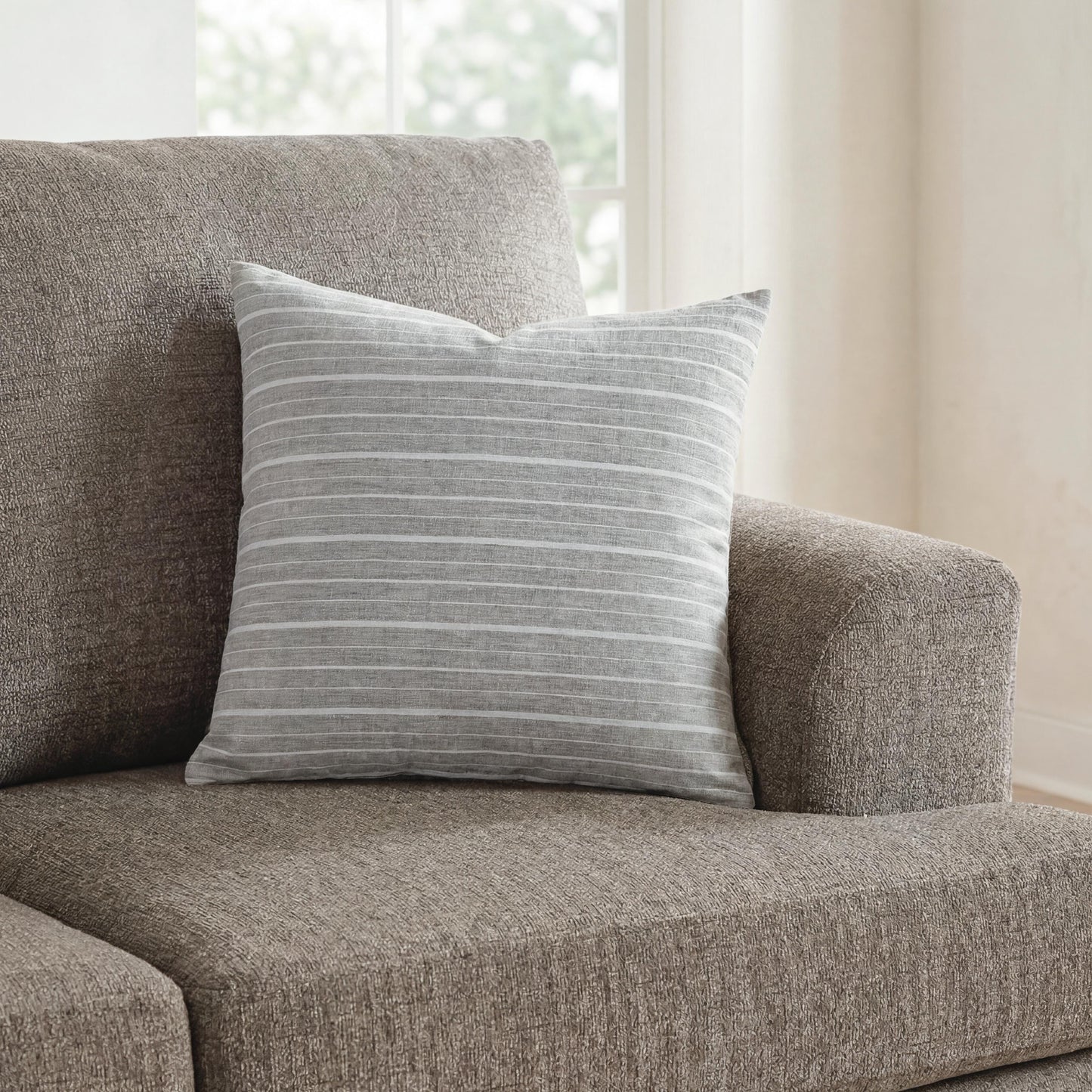 Vernthrone Pillows