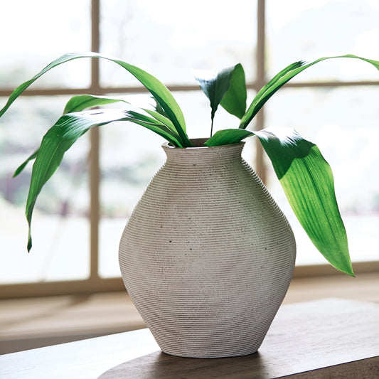 Auburndale Furniture Outlet - Ashley Furniture - Hannela Vase - Vase / Antique Tan - A2000513