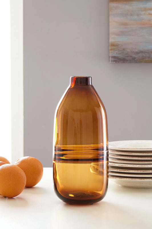 Auburndale Furniture Outlet - Ashley Furniture - Lemmitt Vase - Vase / Amber - A2000541