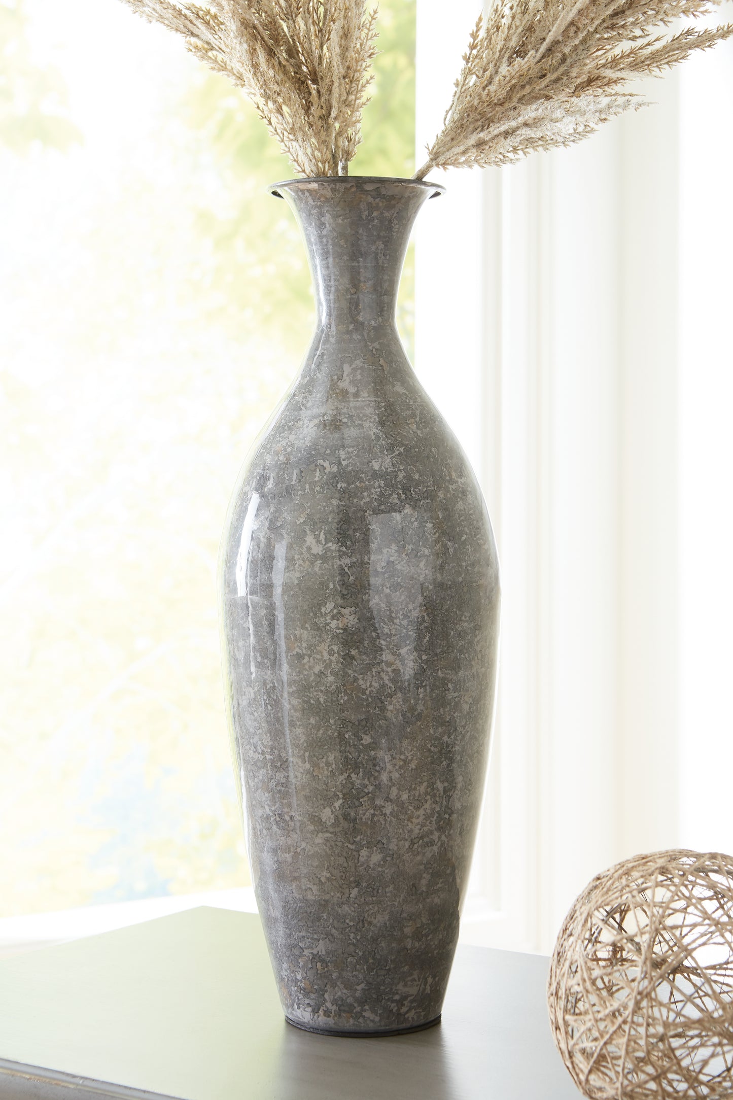 Auburndale Furniture Outlet - Ashley Furniture - Brockwich Vase - Vase / Antique Gray - A2000589