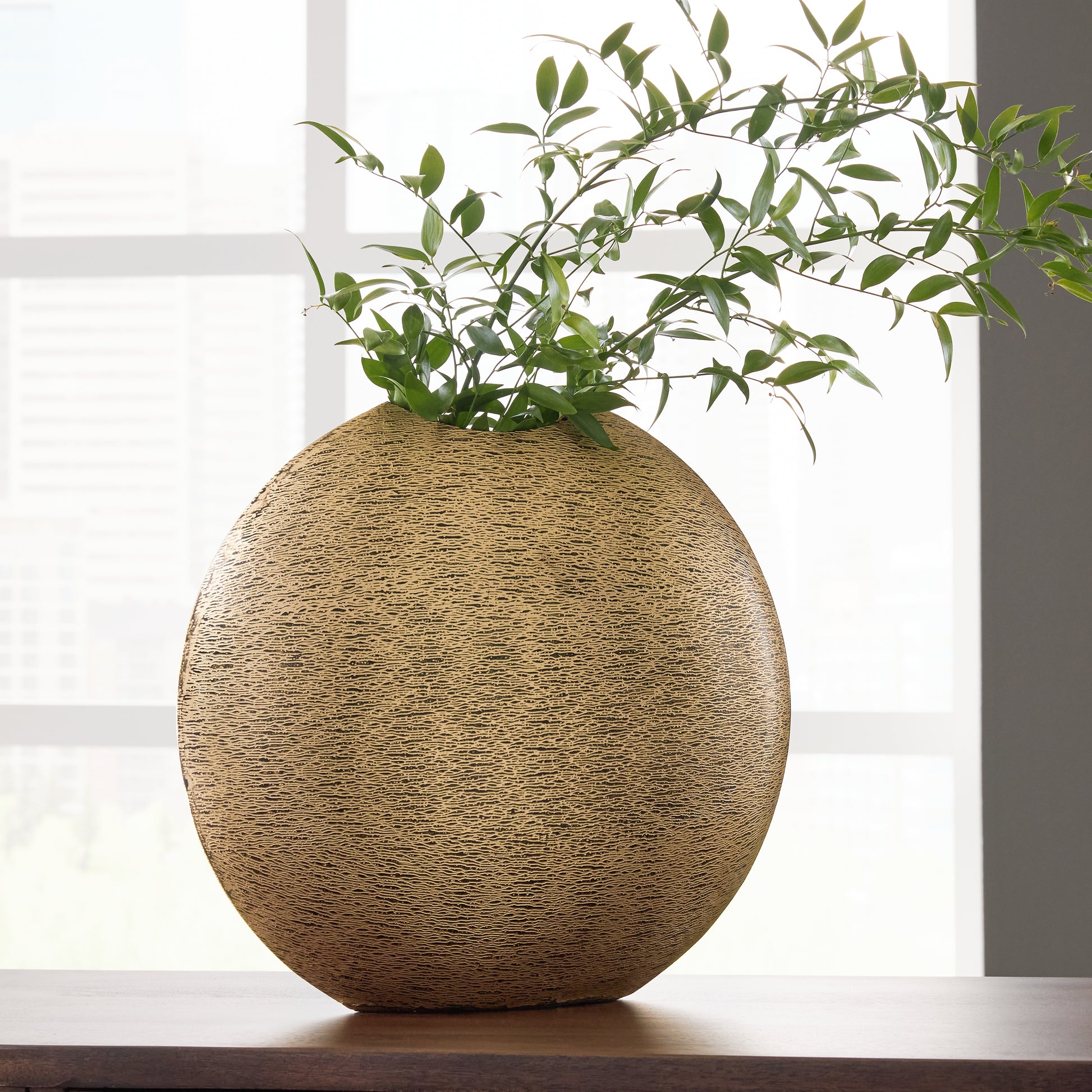Auburndale Furniture Outlet - Ashley Furniture - Iansboro Vase - Vase / Antique Gold Finish - A2000697