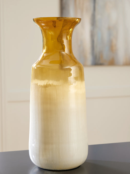 Auburndale Furniture Outlet - Ashley Furniture - Wynburg Vase - Vase / White/Amber - A2000724