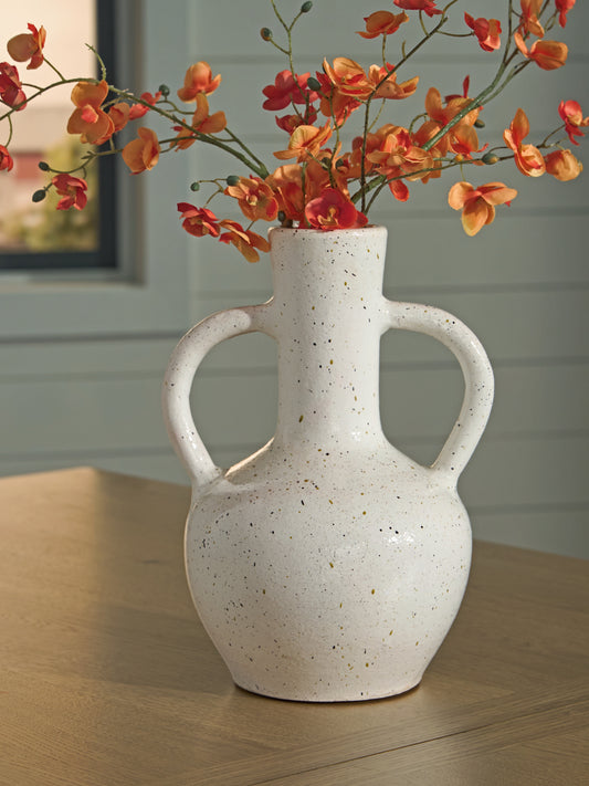 Auburndale Furniture Outlet - Ashley Furniture - Dallinworth Vase - Vase / White/Black - A2000831
