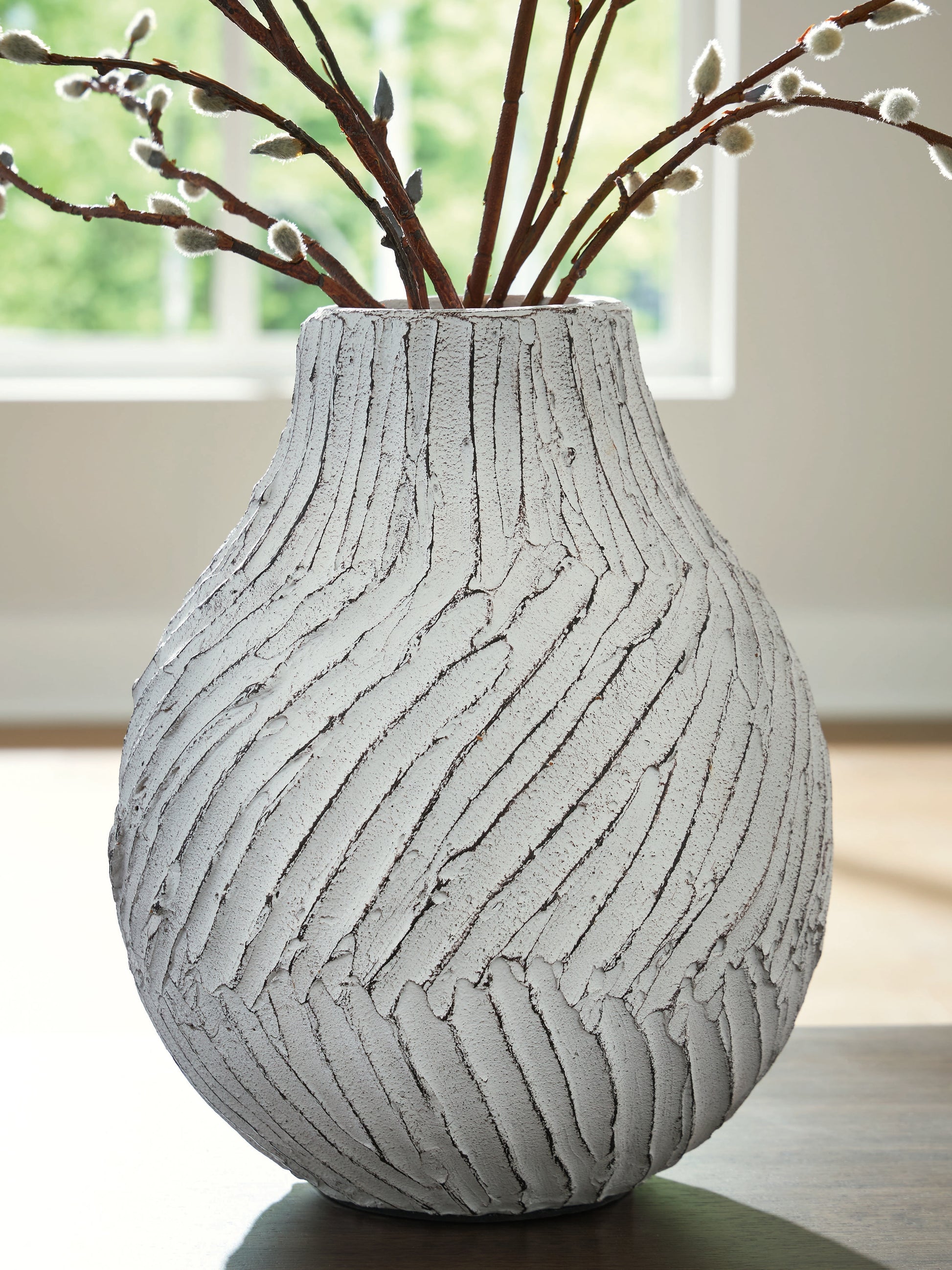 Auburndale Furniture Outlet - Ashley Furniture - Shelvie Vase - Vase / Distressed White - A2000849