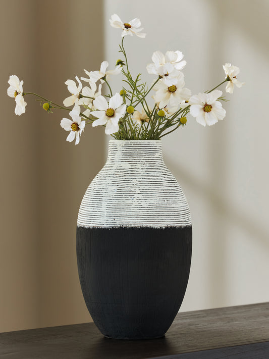 Auburndale Furniture Outlet - Ashley Furniture - Girtha Vase - Vase / Antique White/Black - A2000876