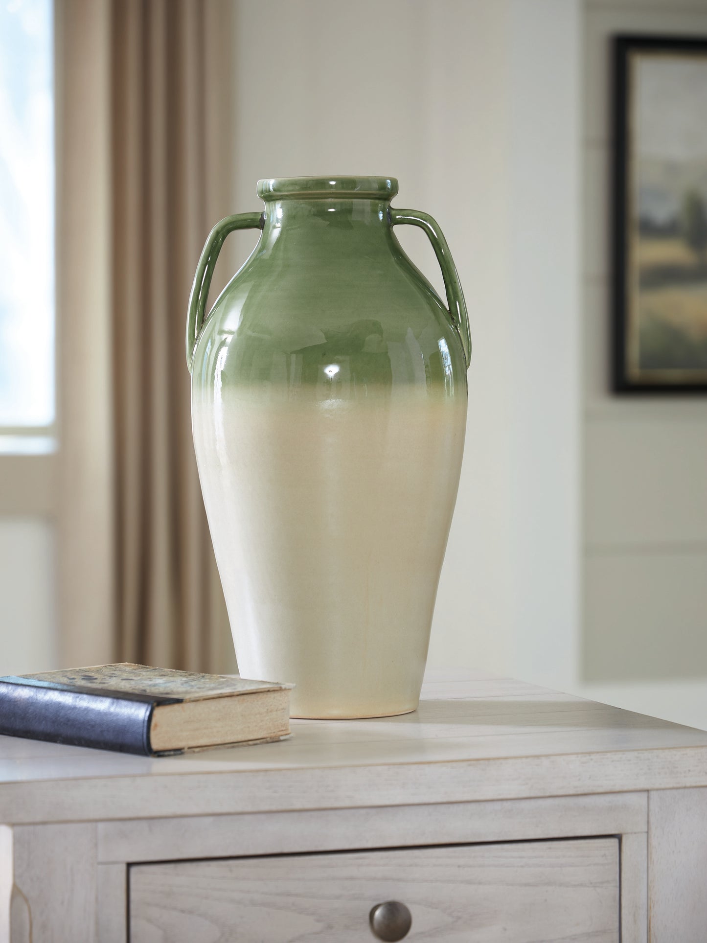 Auburndale Furniture Outlet - Ashley Furniture - Andorbury Vase - Vase - A2000914