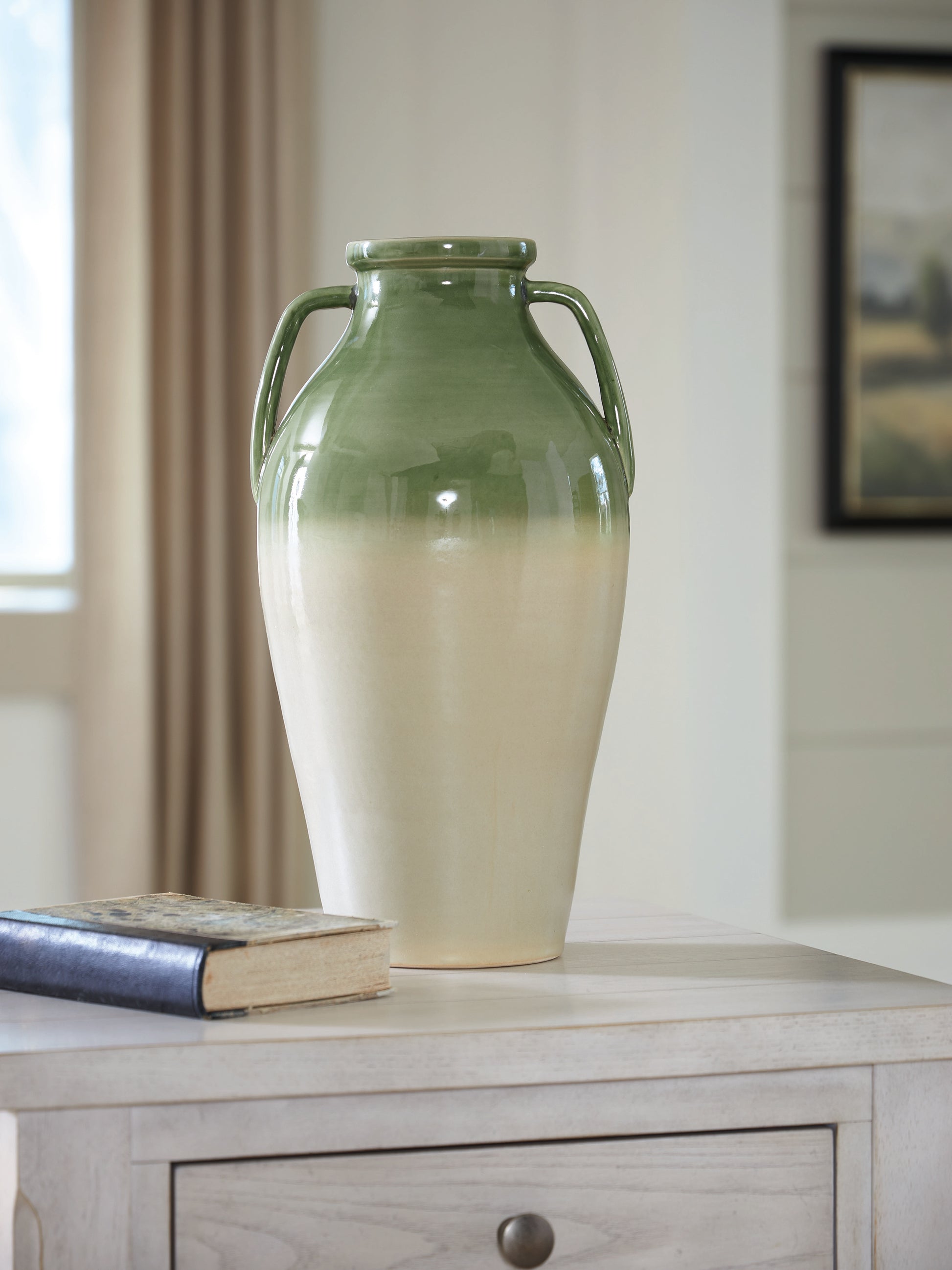 Auburndale Furniture Outlet - Ashley Furniture - Andorbury Vase - Vase - A2000914