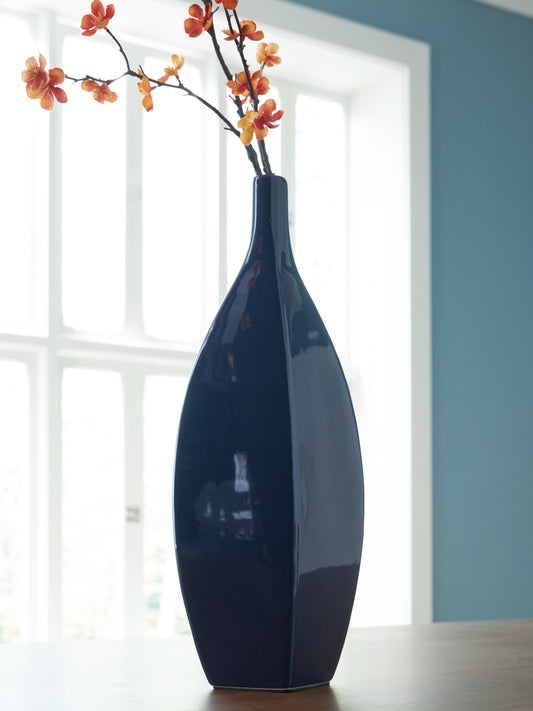 Auburndale Furniture Outlet - Ashley Furniture - Abtinson Vase - Vase / Navy - A2900033