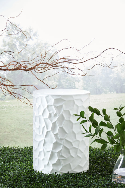 Auburndale Furniture Outlet - Ashley Furniture - Jungrove Stool - Stool / White - A3000633