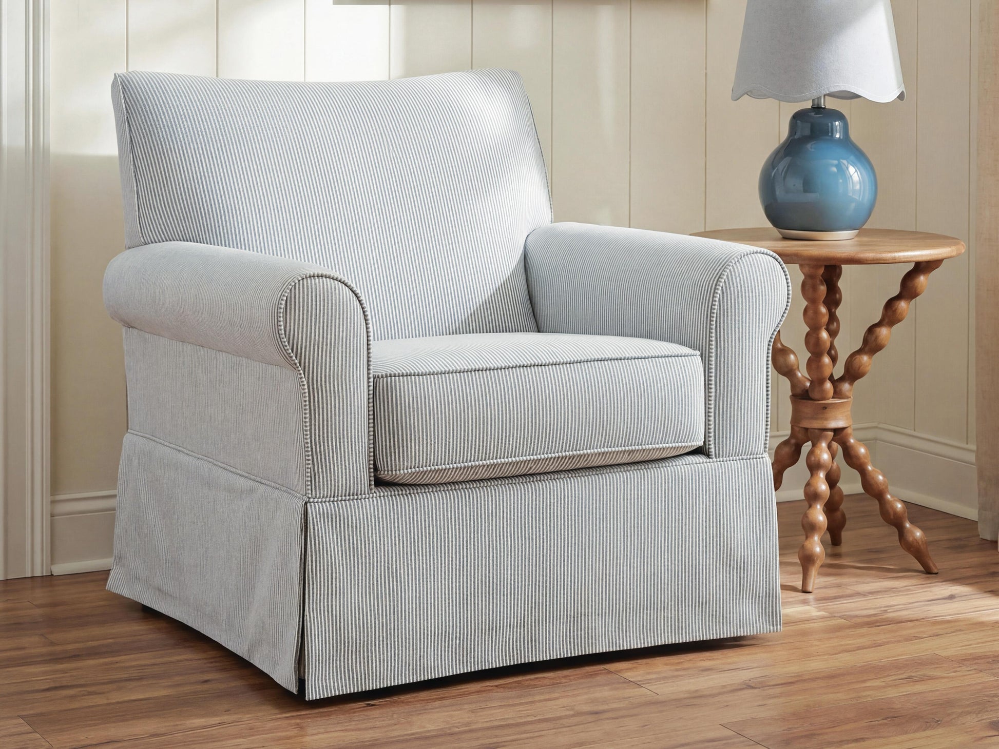 Auburndale Furniture Outlet - Ashley Furniture - Searcy Swivel Glider Accent Chair - Swivel Glider Accent Chair - A3000853